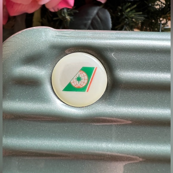 💚 RIMOWA💚 Mint Pearly Mini Travel Case - Picture 4 of 10